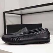  普拉達 PRADA 專柜新款豆豆鞋 高等原版復刻 做工精致嚴謹 細節無可挑剔 原廠進口十字紋牛皮 超耐磨防滑橡膠大底 頭層牛皮內里 高等高等貨 質量無與倫比。38-44碼 黑蘭兩色