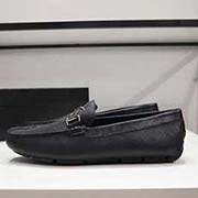  普拉達 PRADA 專柜新款豆豆鞋 高等原版復刻 做工精致嚴謹 細節無可挑剔 原廠進口十字紋牛皮 超耐磨防滑橡膠大底 頭層豬皮內里 高等高等貨 質量無與倫比。38-44碼 黑蘭兩色