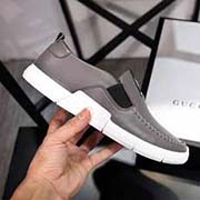 2018獨(dú)家新款GUCCi法國(guó)限量版高等版本新休閑鞋 品質(zhì) 潮流休閑時(shí)尚 超柔軟生膠大底 歐洲進(jìn)口頭層牛皮 內(nèi)里頭層豬皮透氣防臭 論材料做工完勝市場(chǎng)所有版本 高高等版本品質(zhì)出貨 實(shí)物拍攝 凸顯獨(dú)特