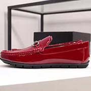  GUCCI 古奇專柜同款高品質(zhì)休閑豆豆鞋 鞋面采用進(jìn)口漆皮 內(nèi)里采用高等進(jìn)口環(huán)保豬皮 和舒適超軟耐磨橡膠大底 代工級(jí)別工藝 真正的 品質(zhì) 非市場(chǎng)一般品質(zhì) 碼數(shù) 38-43