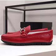  GUCCI 古奇專柜同款高品質休閑豆豆鞋 鞋面采用進口意大利小牛皮 內里采用高等進口環保豬皮 和舒適超軟耐磨橡膠大底 代工級別工藝 真正的 品質 非市場一般品質 碼數 38-43