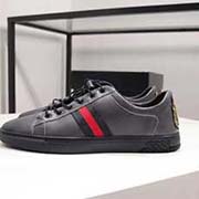  GUCCI 古奇專柜同款高品質休閑鞋 鞋面采用進口意大利小牛皮 內里采用高等進口環(huán)保豬皮 和舒適超軟耐磨橡膠大底 代工級別工藝 真正的 品質 非市場一般品質 碼數(shù) 38-43碼