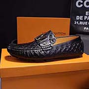 2018早春版 壓花真皮豆豆鞋牛皮實拍全皮爆賣豆豆鞋 LV新款豆豆鞋 比利時籍設計師Martin Margiela出任古奇鞋履設計師 魅力十足 奢華風格紳士鞋 面：進口壓花頭層皮 內里春季吸汗豬皮里