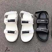 PRADA 普拉達 18ss新款涼鞋 可調節懶人魔術貼 超軟彈力中底 上腳真的超舒服 一雙鞋子兩種穿法 可當半拖 可當涼鞋 后跟帶子可拆卸 碼數：38-44