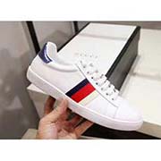 情侶款 官網新款 全套包裝 高等版本。古奇彩帶高等版。此款為小白鞋。全套包裝請各位老板看清楚我家鞋子的走線。肯定高等『 Gucci 』古奇 Ace Sneakers小白鞋 再次顛覆了傳統小白鞋的設計