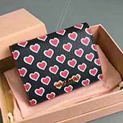 MIUMIU 5MV204口袋小錢包pocket wallet 專柜新款小錢夾今年fashion的印花設(shè)計 里外都是進口高等牛皮山羊紋 內(nèi)壓197A 百元鈔銀行卡硬幣零錢通通可以收入其中 size