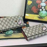  431394 GG 二折PVC款嘴唇繡花眼睛 金屬搭配精良結合 采用意大利進口牛皮 采用復古 五金 寬19x高10.5x3cm 杏PVC黑色