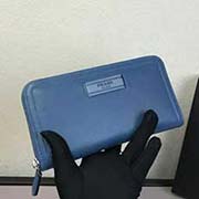  1ML317 燙壓Logo PRADA單拉鏈錢包 官網同步 代工號224內碼 意大利高等鹿紋牛皮質感極好 長19 高10.5寬2.8cm 鹿紋牛皮鈷藍色