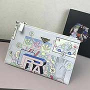  2NG005白色印圖 PRADA手拿包 官網同步 意大利高等牛皮質感極好走線 長28高18cm 小象車仔印圖白色