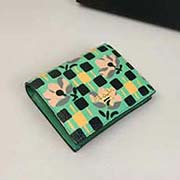  1MV204散字五金 PRADA卡包 官網(wǎng)同步 代工號62E內碼 意大利高等壓紋牛皮質感極好進口螺紋內里 長11.5高9寬3cm全開19cm. 芒果印花配綠色小牛皮