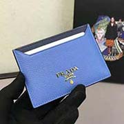  1MC208散字五金 PRADA卡包 官網同步 代工號107C內碼 意大利高等鹿紋牛皮質感極好進口螺紋內里 鹿紋淺蘭配深蘭