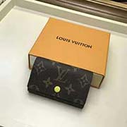 M60701黃色 設計小巧精致的鑰匙包 設有六個可系扣六把鑰匙的鎖扣 采用Monogram帆布制造 配襯手袋或公事包 既實用又美觀 10x7cm