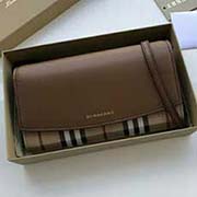 Burberry 柏寶利 原單出品 博柏利大號(hào) Horseferry 格紋拼皮革錢夾 隨附鏈飾皮革肩背帶 本品可作為小型手袋單獨(dú)使用 或作為錢夾收置于日常手袋內(nèi) 40482501棕色隱馬布 21cmx