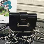 Prada新款1BH018 專柜同步 支持對比 進口小牛皮 內里配羊皮 開片珠 銀色五金 165代工瑪 可肩背可手拿兩用款 時尚百搭款 18x11.5x4cm