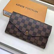 N63209 咖啡格 款信封式錢夾以優雅的 Monogram 帆布制成 內部設計精巧獨特 擁有各種口袋和信用卡槽 19x10cm