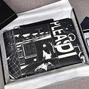 2018新漫畫印象系列PRADA限量版男士手包 專柜新款式 官網同步 2NG001 黑色漫畫印象 意大利高等原單小牛皮質感極好 內里進口羊皮 原單Lampo拉鏈 原單 融入漫畫元素的設計 長35.