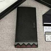 PRADA男士西裝夾 專柜新款式 官網(wǎng)同步 2MV836 黑灰棗紅波浪拼色 意大利高等原單十字紋牛皮質(zhì)感極好 長9.5cm高19cm