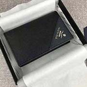 PRADA爆款男士卡包 專柜新款式 官網同步 2MC122 黑色深藍邊角散字嘜 意大利高等原單十字紋牛皮質感極好 長11cm高6.5cm