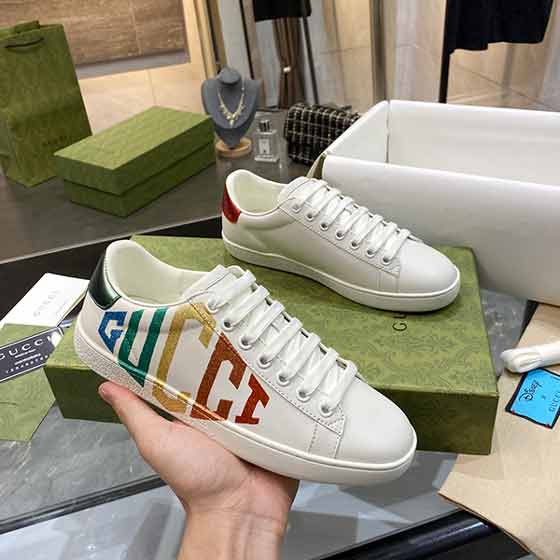 高版本高版小白鞋系列全新升級，情侶款經(jīng)典小白鞋！