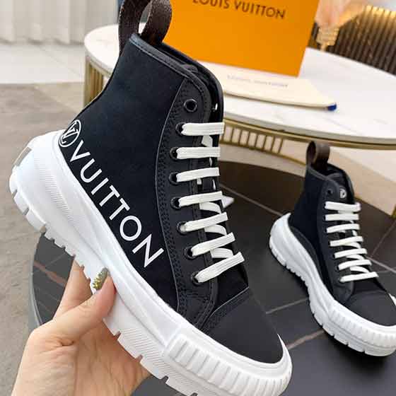 LV女鞋國際大品牌運動鞋 搭配厚