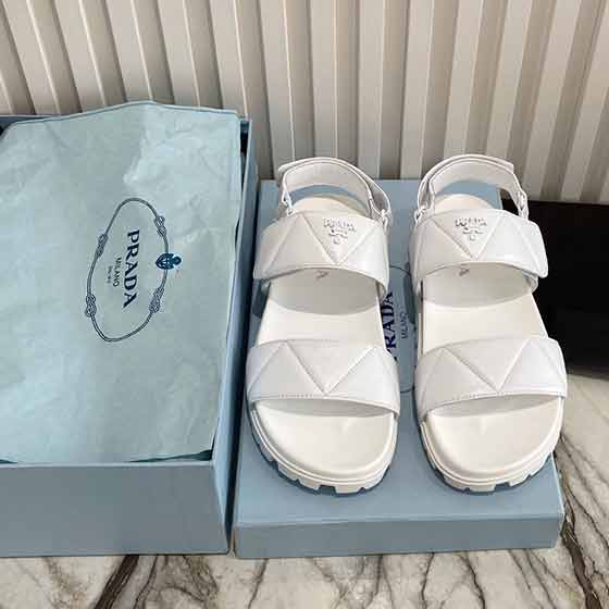 普拉達新女士涼鞋，專柜新款鋸齒氣質涼鞋