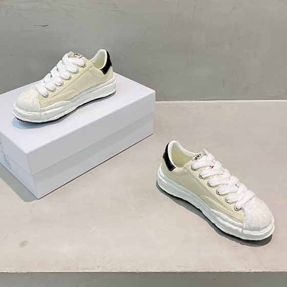 MMY品牌的女鞋，Mihara Yasuhiro 溶解鞋，今季超火休閑