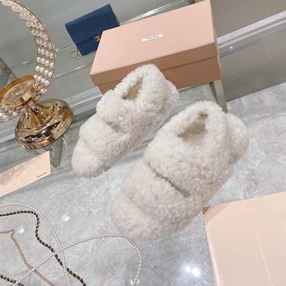 MiuMiu秋冬新品進口蓬松柔軟毛拖！