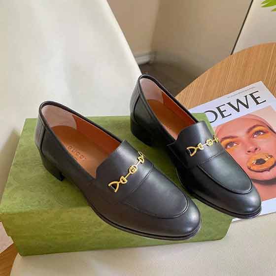 新款gucci官網女鞋，經典馬銜扣