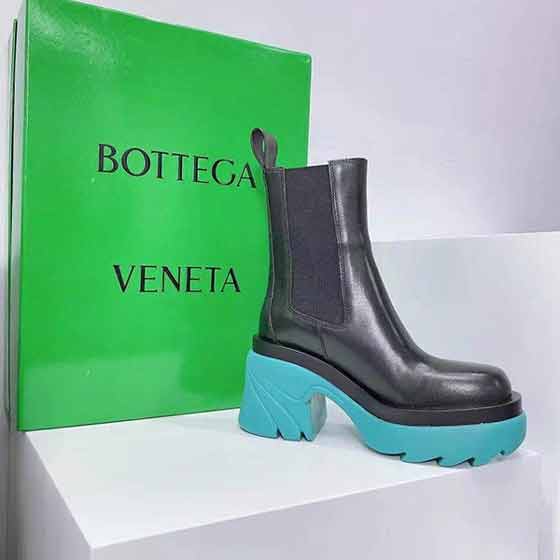 BOTTEGAVENET品牌女靴，秋冬走秀新款火系列bv粗跟馬卡