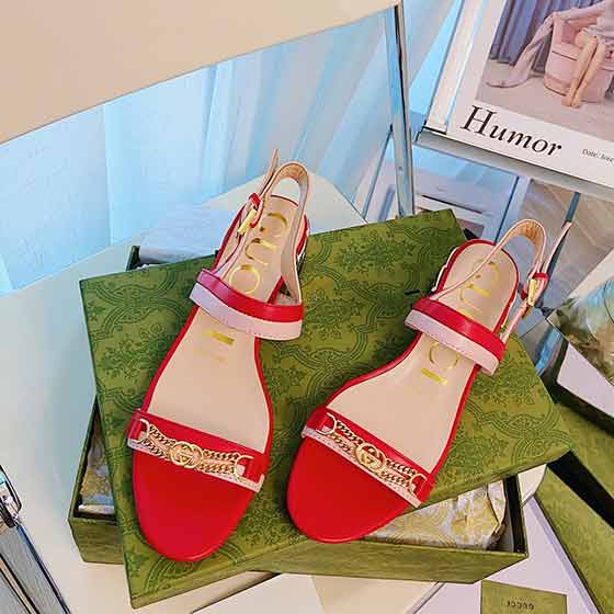 GUCCI新款網(wǎng)紅同款女士的涼鞋