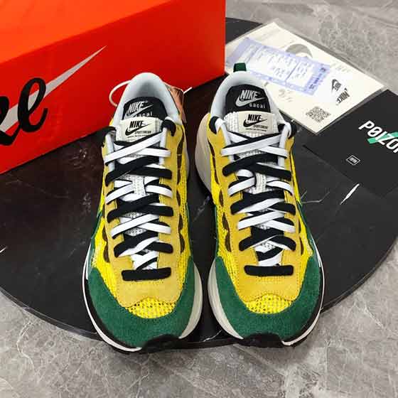 Sacai x NK VaporWaffle’Royal Fuchsia’ 灰白配色休閑運動女鞋