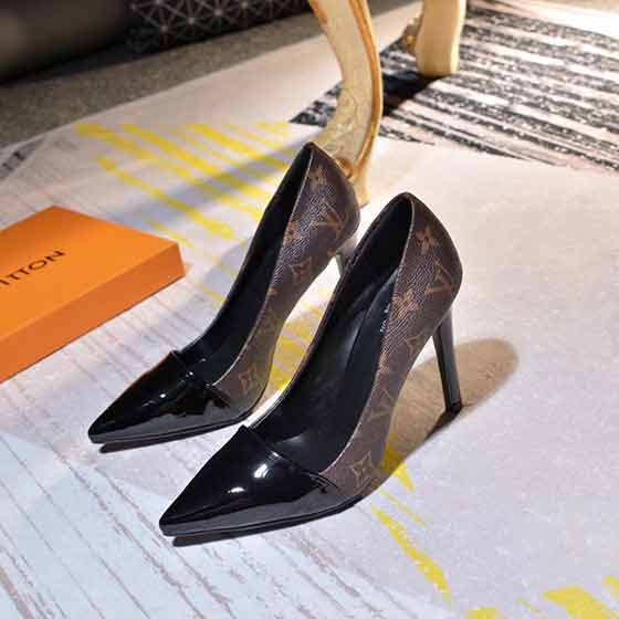 LV的女鞋，經典老花鞋，秀氣并時尚！