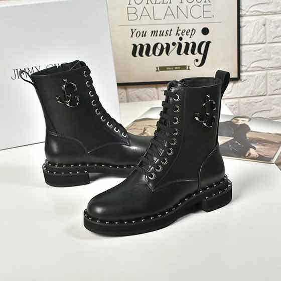 Jimmy Choo高幫女鞋皮質舒適還時尚、還有點酷哦。