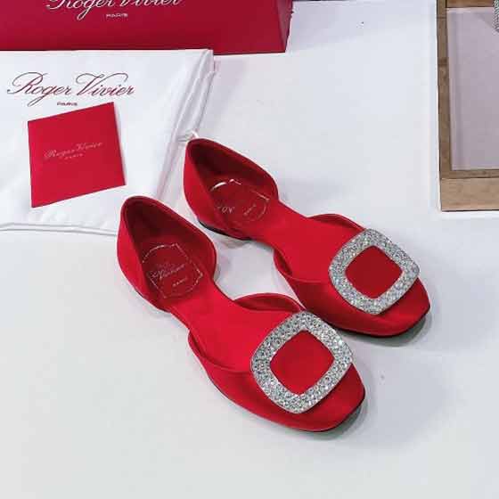 名媛款唯品會折扣網女鞋，RV中空鉆扣真絲平底鞋