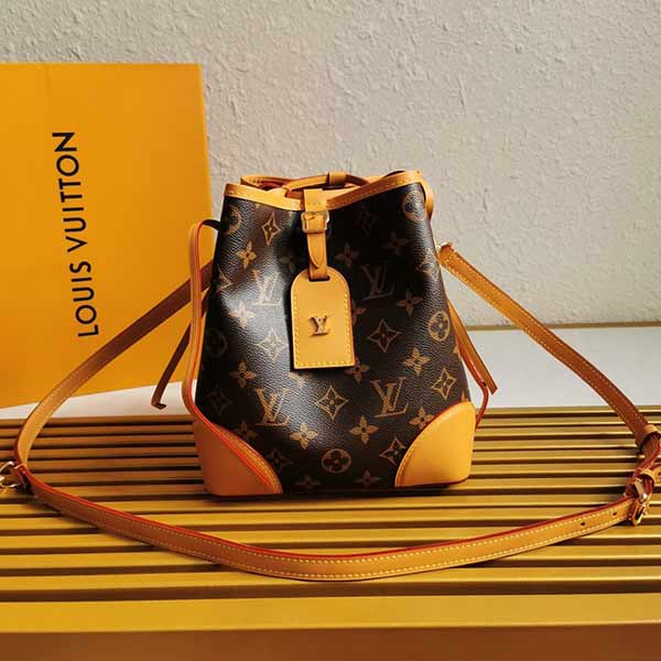 lv官網女包發財桶包M45550 新走款秀中號小包