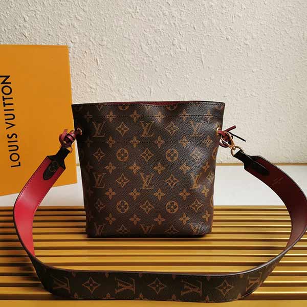 路易威登福袋包M43445，經(jīng)典設(shè)計，實(shí)用又好搭配