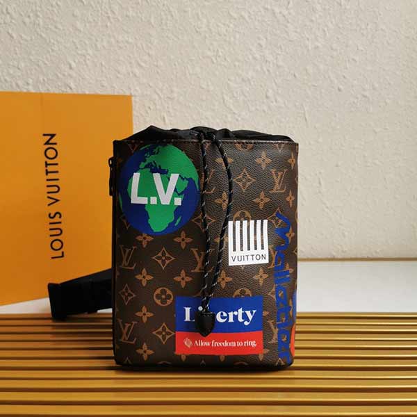 lv歐洲官網(wǎng)抽繩封口Chalk單肩包M