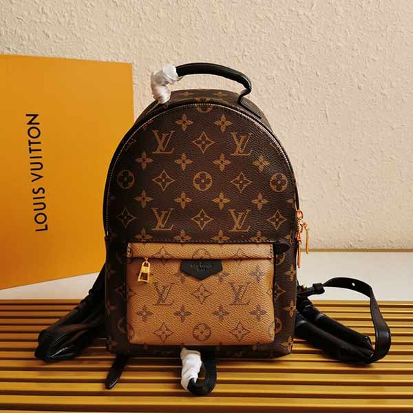 lv 雙肩包小號新版?zhèn)€性配飾都市潮人雙肩包 M44870 /