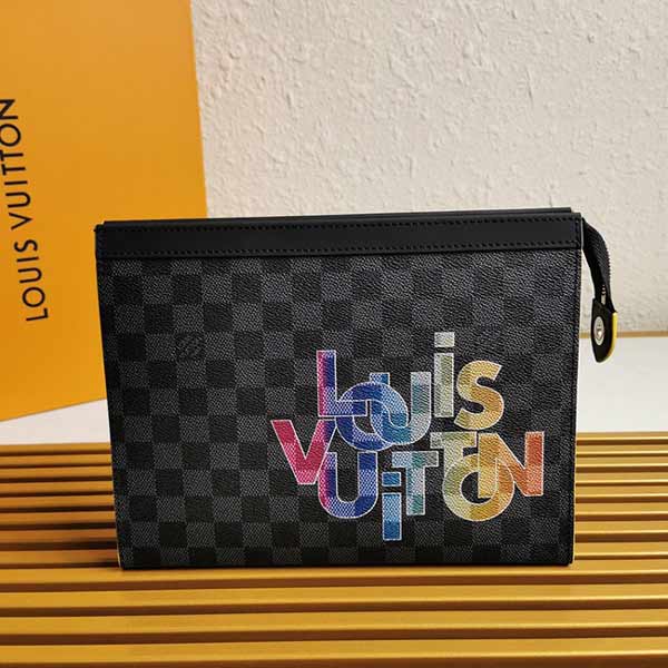 lv男士手袋 多功能Pochette Voyage 中號手袋N60307！