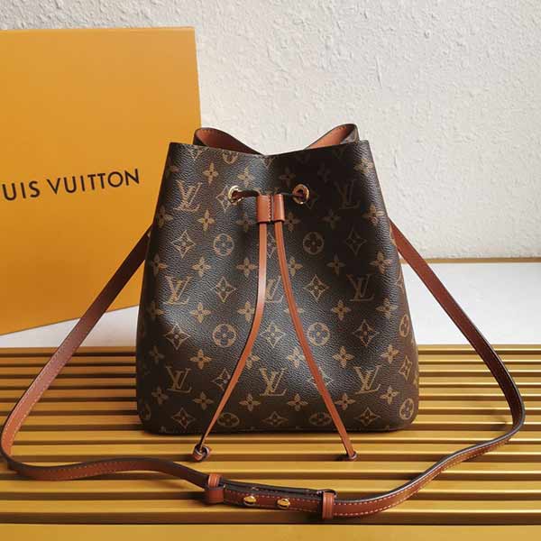 真品復刻LOUIS VUITTONlv的桶包 小牛皮裝飾新潮水桶