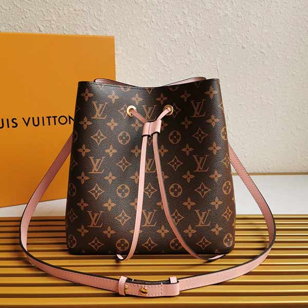 lv水桶包粉色M44022 2017年