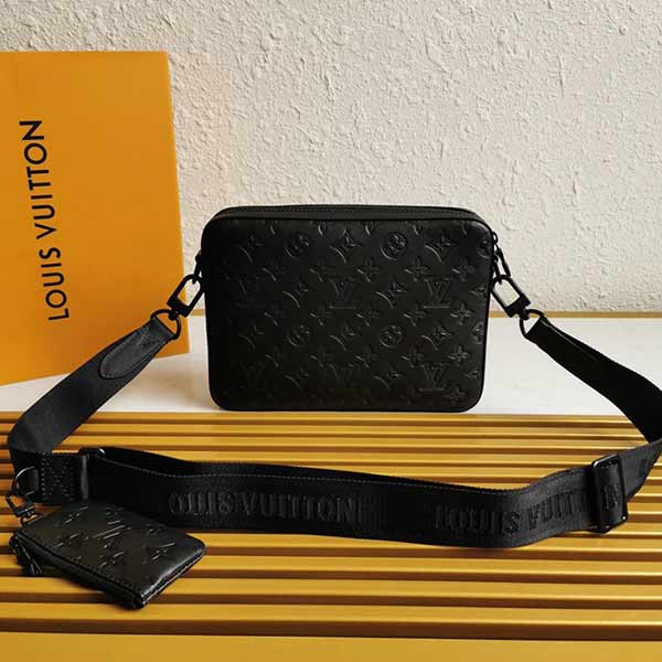 lv正品男包官網經典Monogram圖案壓紋郵差包M69827