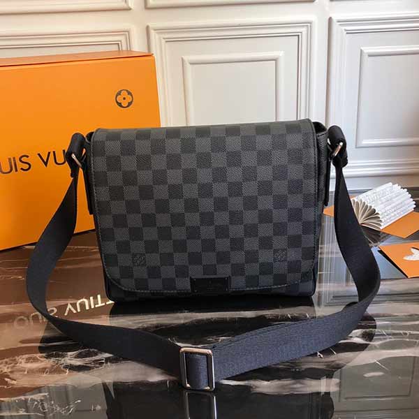 路易威登真品復(fù)刻 DISTRICT 小號(hào)