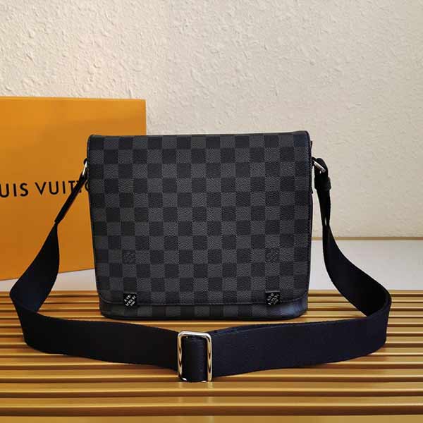 lv郵差包新款時尚百搭DISTRICT