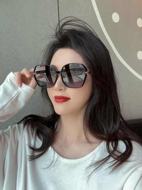 卡地亞開春新款新款女士時尚太陽鏡！