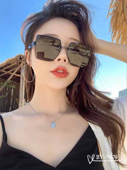 國際眼鏡大品牌Burberry巴寶莉今年明星同款新款太陽鏡