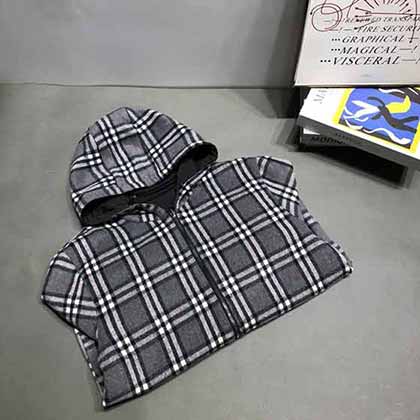 PLV雙面夾克，官網同步上市全球高