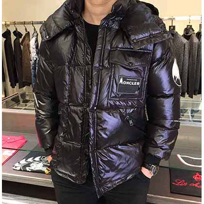 Moncler蒙扣羽皇品牌大秀款羽絨