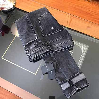 大品牌男士黑灰彈色力牛仔褲，超靚牛仔到褲貨！