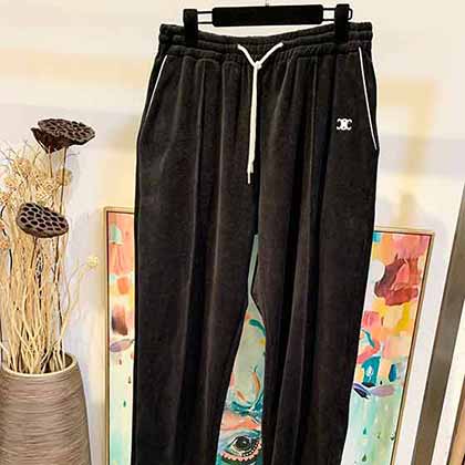 CeLINe賽琳男士冬季運(yùn)動(dòng)褲，TRIMPH刺繡絲絨平紋針織喇叭運(yùn)動(dòng)褲！